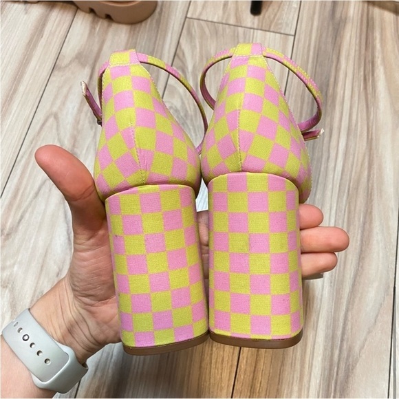 120. Gianni Bini Maileigh Checkered Ankle Strap Square Toe Block Heel Sandal - Picture 8 of 9